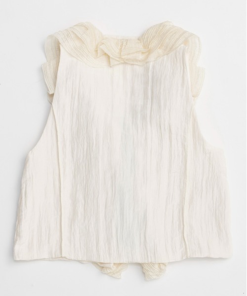MAISON SPECIAL(メゾンスペシャル)の「Washer Ruffle Tops/ワッシャーフリルトップス(ベスト・レディース・ブラック/アイボリー・FREE)」の17枚目の写真