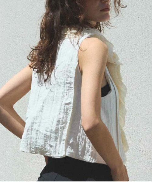 MAISON SPECIAL(メゾンスペシャル)の「Washer Ruffle Tops/ワッシャーフリルトップス(ベスト・レディース・ブラック/アイボリー・FREE)」の10枚目の写真