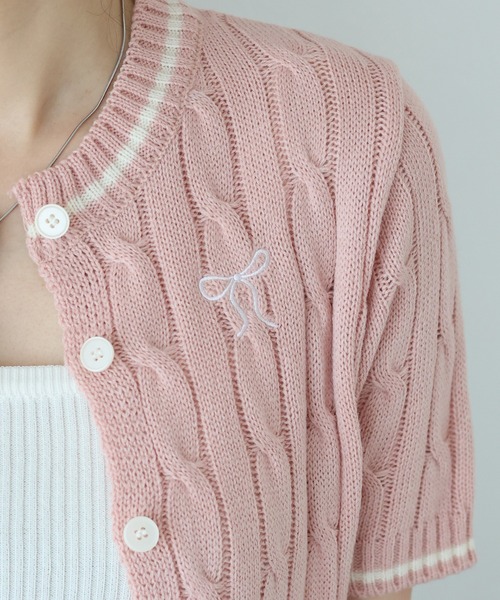 BLUEEAST(ブルーイースト)の「リボン刺繍ケーブルカーディガン(カーディガン/ボレロ・レディース・アイボリー/ピンク/ネイビー・MEDIUM)」の4枚目の写真