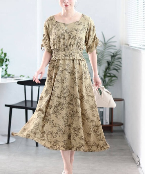 GOLDJAPAN(ゴールドジャパン)の「花柄ハートネックドロストスリーブワンピース【大きいサイズ対応】(ワンピース・レディース・オフホワイト/ブラウン/ブラック・3L/4L/5L/LL)」の1枚目の写真