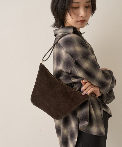 AULENTTI（オウレンティ）の「【AULENTTI/オウレンティ】チェーン付3Wayレザーショルダー（トートバッグ・レディース・ダークブラウン・フリー）」の3枚目の写真