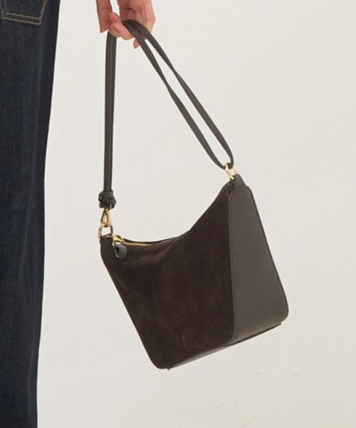 AULENTTI（オウレンティ）の「【AULENTTI/オウレンティ】チェーン付3Wayレザーショルダー（トートバッグ・レディース・ダークブラウン・フリー）」の7枚目の写真