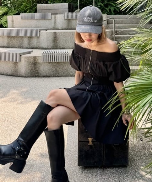 rienda(リエンダ)の「MA-1オフショルミニフレアワンピース 秋服(ワンピース・レディース・ベージュ/ブラック/ライトピンク・SMALL/MEDIUM)」の13枚目の写真