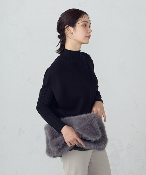 MONO　COMME CA（モノコムサ）の「フェイクファー ワンショルダー バッグ（ショルダーバッグ・レディース・モカ/アイボリー/グレー・FREE）」の2枚目の写真