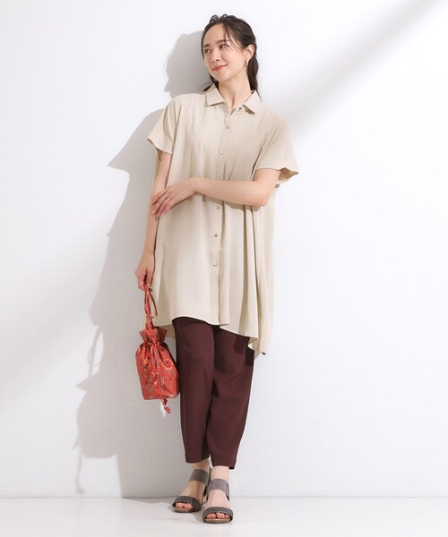 SHOO・LA・RUE（シューラルー）の「【S-LL/体型カバー】さらりとしたタッチが心地よい バックギャザーブラウス（チュニック・レディース・ネイビー/ライトオレンジ系/ライトベージュ・04/02/01/03）」の6枚目の写真