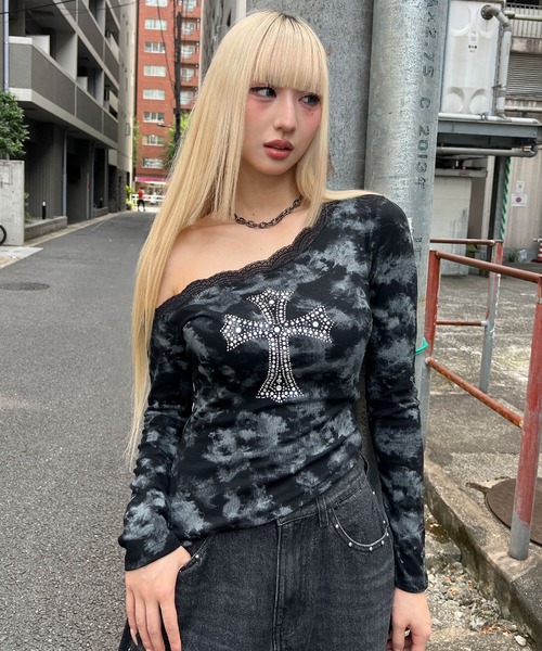 Figments(フィグメンツ)の「オフショルクロスロンT(Tシャツ/カットソー・レディース・ブラック/ホワイト・FREE)」の16枚目の写真