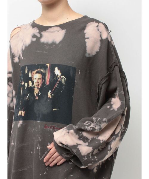 jouetie（ジュエティ）の「【KevinCummins×jouetie】フォトダメージプルオーバー スウェット トレーナー（スウェット・レディース・アイボリー/ブラック/ブルー・MEDIUM）」の6枚目の写真