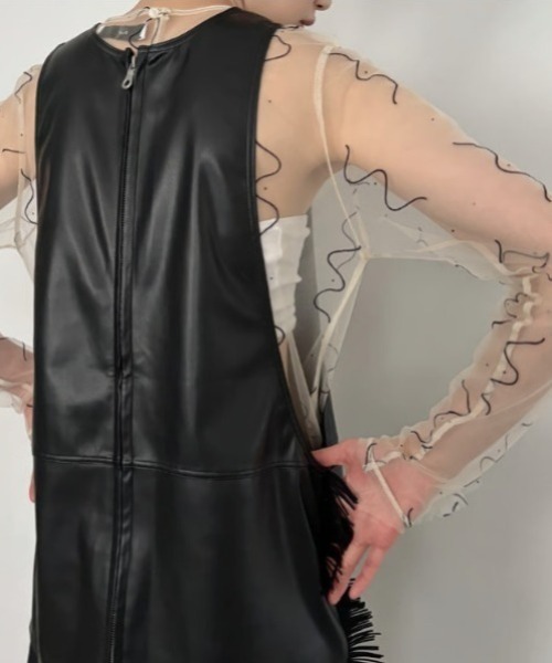 PoI（ポイ）の「【POI】tulle top naminami チュールトップス パーティー オケージョン 結婚式 謝恩会（Tシャツ/カットソー・レディース・ブラック/パープル/アイボリー・FREE）」の5枚目の写真