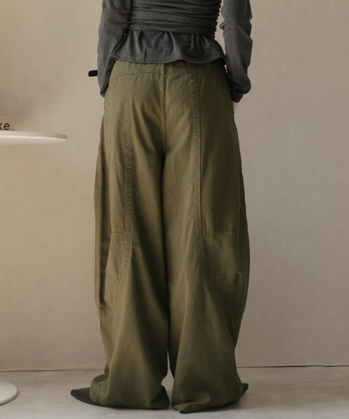 Ulysses（ユリシス）の「カーブシルエットワイドパンツ（その他パンツ・レディース・グリーン/ダークグレー/ブラック・L/M/S）」の13枚目の写真