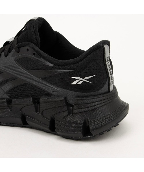 Reebok(リーボック)の「フロートジグ 2 / FLOATZIG 2(スニーカー・レディース・ブラック×ホワイト/ホワイト×イエロー/アイボリー/ブラック・22.5cm/23.0cm/23.5cm/24.5cm/24.0cm/25.0cm/25.5cm/26.0cm)」の8枚目の写真