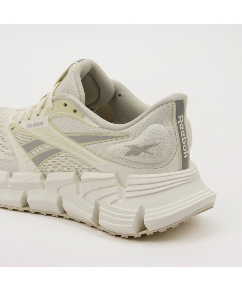Reebok(リーボック)の「フロートジグ 2 / FLOATZIG 2(スニーカー・レディース・ブラック×ホワイト/ホワイト×イエロー/アイボリー/ブラック・22.5cm/23.0cm/23.5cm/24.5cm/24.0cm/25.0cm/25.5cm/26.0cm)」の14枚目の写真
