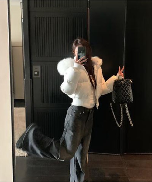Songe(ソンジュ)の「フェイクファーフード付き中綿ブルゾン(ブルゾン・レディース・ブラック/カーキ/ホワイト/ネイビー・M/L)」の5枚目の写真