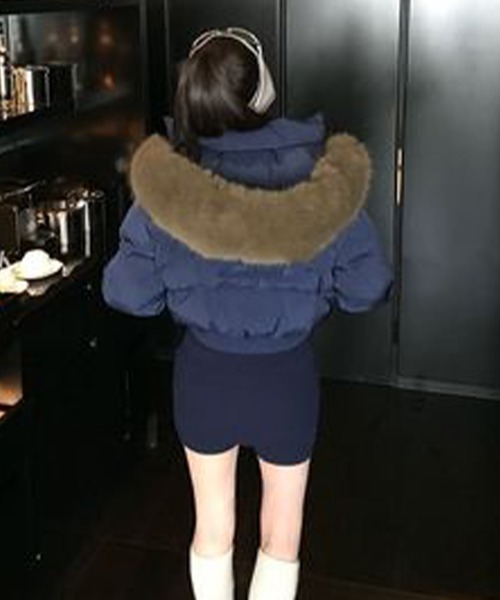 Songe(ソンジュ)の「フェイクファーフード付き中綿ブルゾン(ブルゾン・レディース・ブラック/カーキ/ホワイト/ネイビー・M/L)」の18枚目の写真