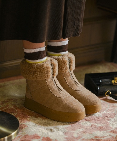 Minnetonka（ミネトンカ）の「【MINNETONKA/ミネトンカ】  25M04 厚底フロントジップボアブーツ（ブーツ・レディース・アッシュグレー/ブラック/ブラウン・6/7/8/9）」の12枚目の写真