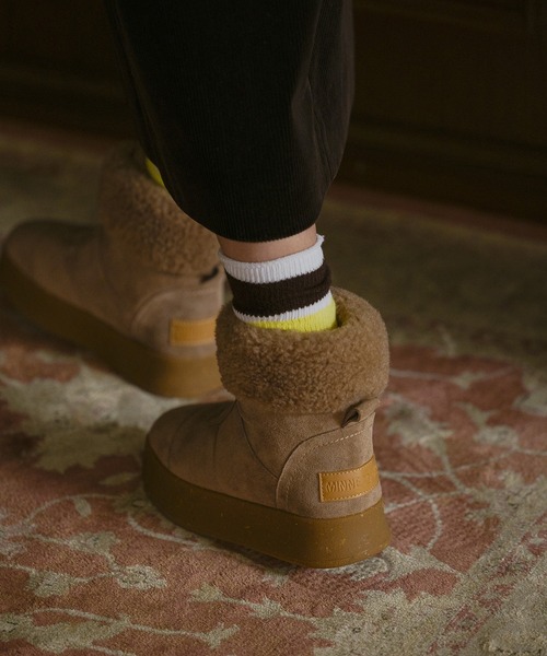 Minnetonka（ミネトンカ）の「【MINNETONKA/ミネトンカ】  25M04 厚底フロントジップボアブーツ（ブーツ・レディース・アッシュグレー/ブラック/ブラウン・6/7/8/9）」の14枚目の写真