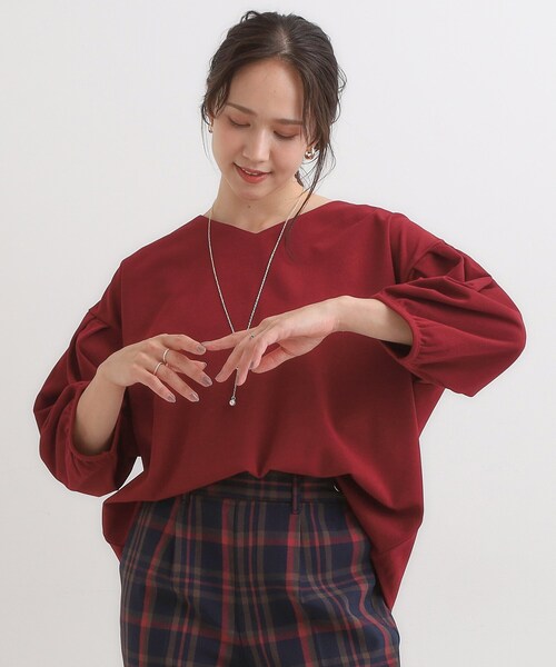 DRESKIP（ドレスキップ）の「【2点セット/7分袖】大人のきれい見え お袖タック入りアクセ付きトップス（Tシャツ/カットソー・レディース・ナチュラル/ダークブラウン/ブラック/レッド系1・01/02/03/04）」の11枚目の写真