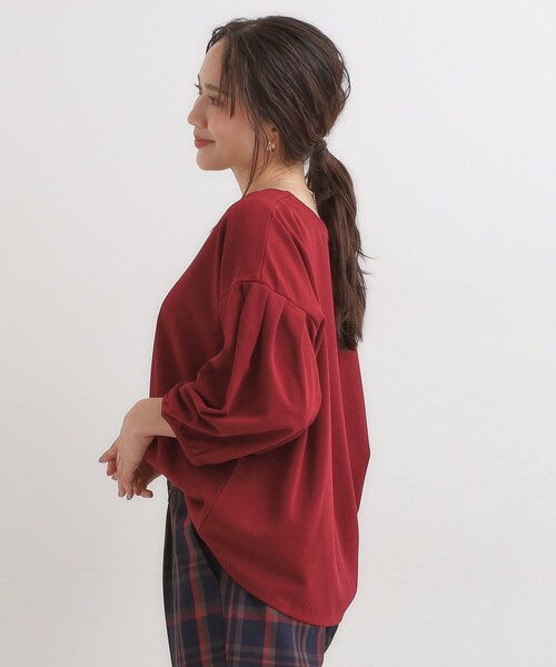 DRESKIP（ドレスキップ）の「【2点セット/7分袖】大人のきれい見え お袖タック入りアクセ付きトップス（Tシャツ/カットソー・レディース・ナチュラル/ダークブラウン/ブラック/レッド系1・01/02/03/04）」の12枚目の写真