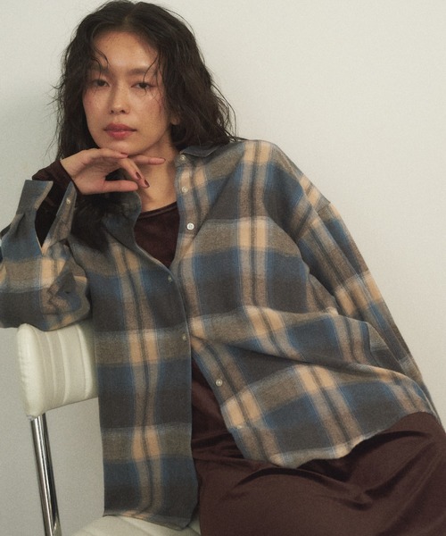 Shelly island(シェリーアイランド)の「チェックオーバーシャツ(シャツ/ブラウス・レディース・ホワイト/ブラウン/ブルー・FREE)」の5枚目の写真