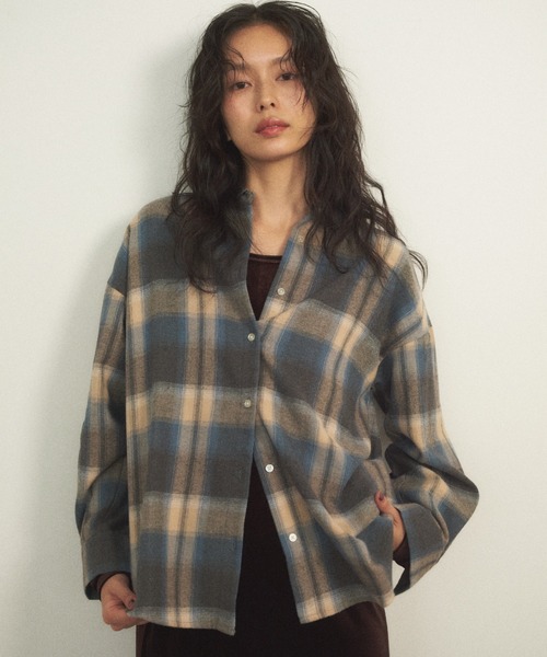 Shelly island(シェリーアイランド)の「チェックオーバーシャツ(シャツ/ブラウス・レディース・ホワイト/ブラウン/ブルー・FREE)」の7枚目の写真