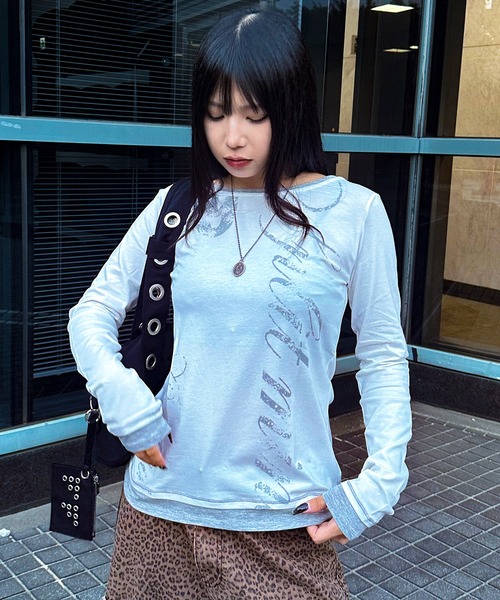 MAHAGRID(マハグリッド)の「『mahagrid/マハグリッド』 TRUTH LAYERED LONG SLEEVE TEE/レイヤードオフショルダー 長袖Tシャツ(Tシャツ/カットソー・レディース・チャコールグレー/アイボリー/ブラック・FREE)」の2枚目の写真