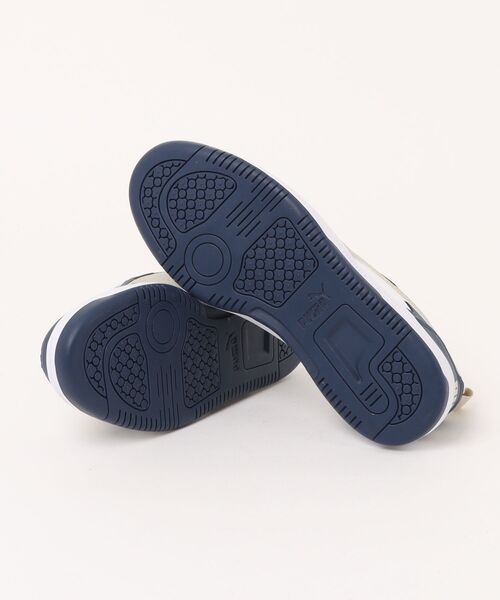 PUMA(プーマ)の「PUMA プーマ REBOUND V6 LOW メンズスニーカー(リバウンドV6ロウ)(スニーカー・メンズ・ホワイト系その他/ホワイト×ブルー・25.5cm/26.0cm/26.5cm/27.0cm/27.5cm/28.0cm)」の4枚目の写真