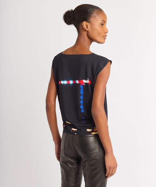 agnes b.(アニエスベー)の「フォトプリント ボートネック ノースリーブ Tシャツ "Grue nuit"(Tシャツ/カットソー・レディース・マルチ・1/2)」の4枚目の写真