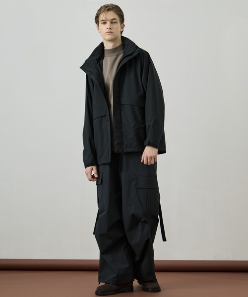 UNITED TOKYO(ユナイテッドトウキョウ)の「TECH WOOL 3レイヤー マウンテンブルゾン(ブルゾン・メンズ・ブラック/ダークグレー・1/2)」の3枚目の写真