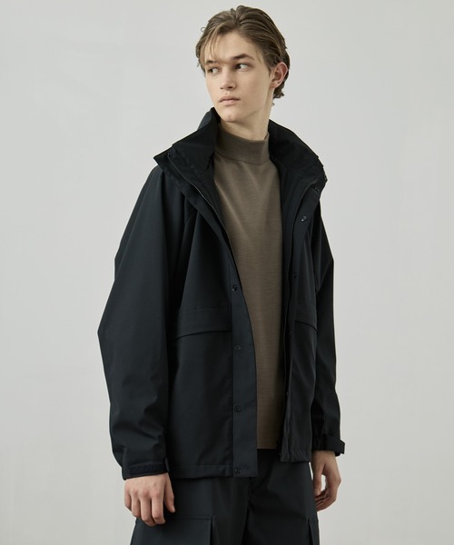UNITED TOKYO(ユナイテッドトウキョウ)の「TECH WOOL 3レイヤー マウンテンブルゾン(ブルゾン・メンズ・ブラック/ダークグレー・1/2)」の12枚目の写真