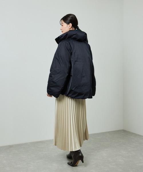 ROPE'（ロペ）の「ハイネックジップショート丈ダウンコート/イージーケア（ダウンジャケット/コート・レディース・ブラック/ネイビー・FREE）」の7枚目の写真