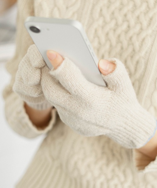 TEMBEA(テンベア)の「TEMBEA 2FINGERLESS GUNTE テンベア 2フィンガーレス グンテ 軍手 手袋 ミトン スマホ対応 2025年新作(手袋・レディース・ダークベージュ/グレー/チャコールグレー/クリーム/ベージュ/ライトグレー・FREE)」の5枚目の写真