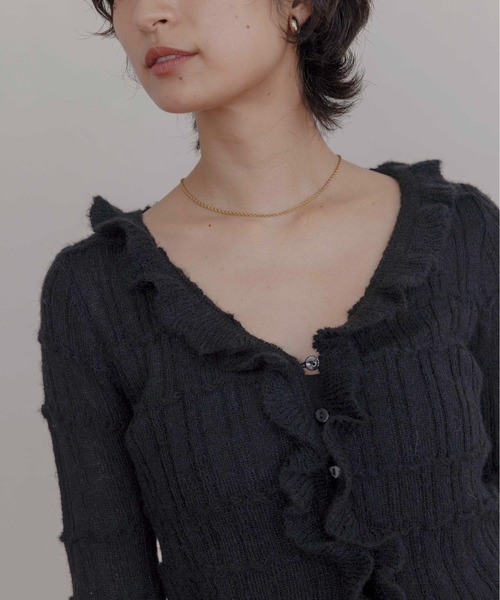 Eimee Law（エイミーロウ）の「ランダムリブフリルニットカーディガン（カーディガン/ボレロ・レディース・アイボリー/ブラック/チャコールグレー・FREE）」の10枚目の写真