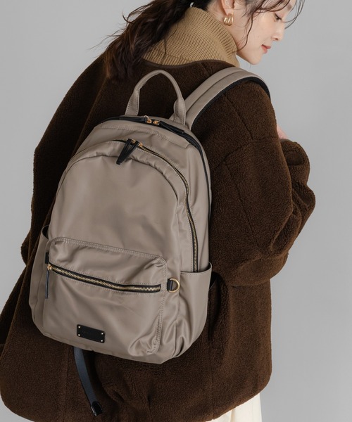 Elura(エルーラ)の「マルチP撥水リュック/597586(バックパック/リュック・レディース・オフホワイト/ブラウン系その他/ブラック/グレー・ONE SIZE)」の1枚目の写真