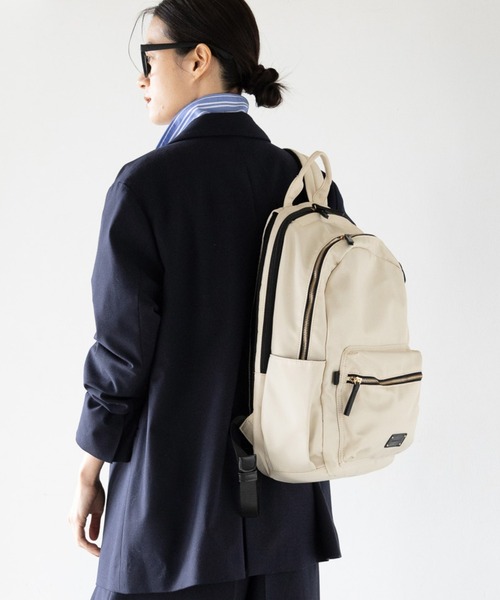 Elura(エルーラ)の「マルチP撥水リュック/597586(バックパック/リュック・レディース・オフホワイト/ブラウン系その他/ブラック/グレー・ONE SIZE)」の2枚目の写真