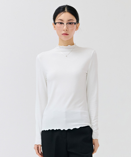 CHASECULT(チェイスカルト)の「レディース フリルハーフネック起毛Tシャツ-ホワイト(Tシャツ/カットソー・レディース・ホワイト・85/95/90)」の1枚目の写真