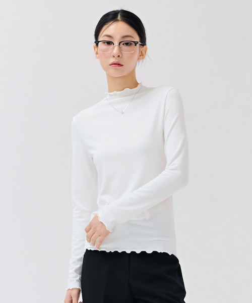 CHASECULT(チェイスカルト)の「レディース フリルハーフネック起毛Tシャツ-ホワイト(Tシャツ/カットソー・レディース・ホワイト・85/95/90)」の2枚目の写真