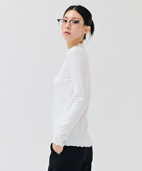 CHASECULT(チェイスカルト)の「レディース フリルハーフネック起毛Tシャツ-ホワイト(Tシャツ/カットソー・レディース・ホワイト・85/95/90)」の4枚目の写真