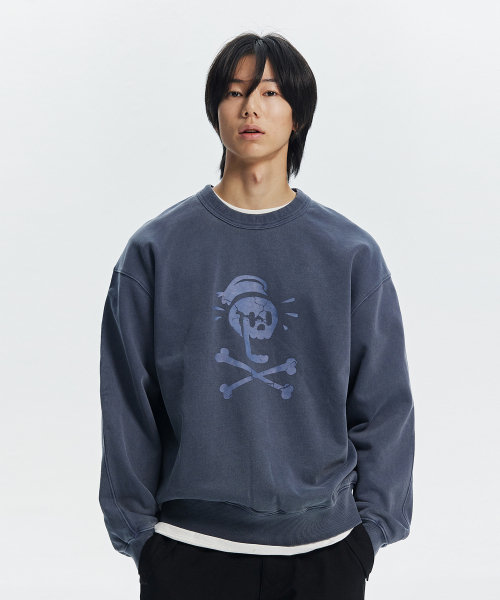 FRIZMWORKS(フリズムワークス)の「BLACK FLAG PIGMENT DYEING SWEATSHIRT _ NAVY(スウェット・メンズ・その他・SMALL/MEDIUM/LARGE/X-LARGE)」の1枚目の写真