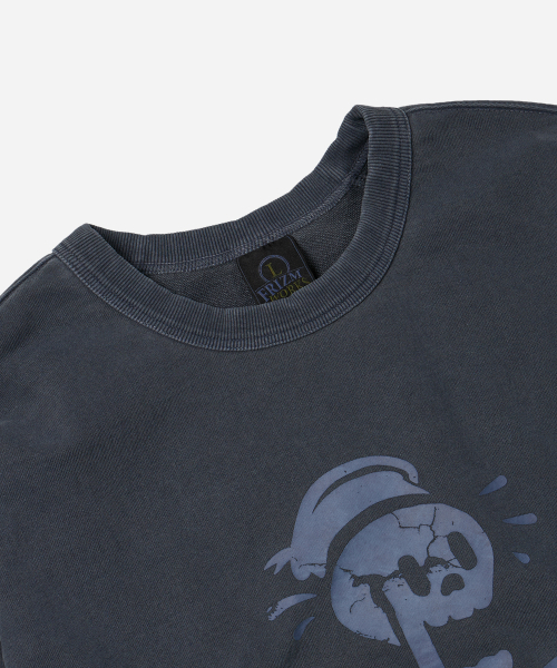 FRIZMWORKS(フリズムワークス)の「BLACK FLAG PIGMENT DYEING SWEATSHIRT _ NAVY(スウェット・メンズ・その他・SMALL/MEDIUM/LARGE/X-LARGE)」の4枚目の写真