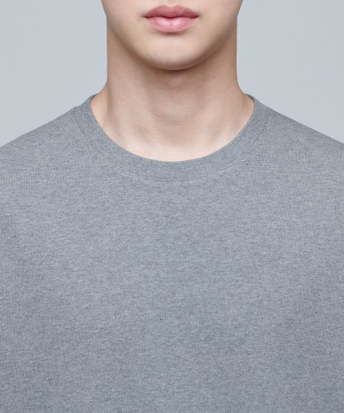 MUSINSA STANDARD（ムシンサスタンダード）の「リラックスフィットクルーネックTシャツ2 [メランジグレー]（Tシャツ/カットソー・メンズ・その他・LARGE/X-LARGE/XX-LARGE/XXX-LARGE/SMALL/MEDIUM）」の4枚目の写真