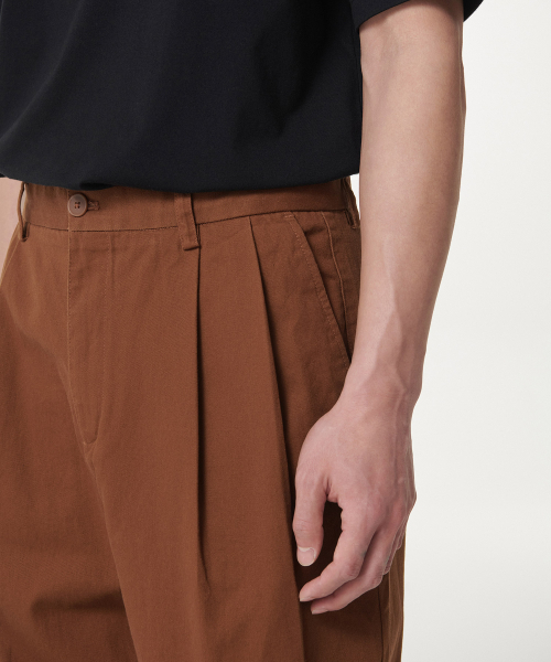 MUSINSA STANDARD（ムシンサスタンダード）の「ツーピンタックワイドチノパンツ [ブリックオレンジ]（その他パンツ・メンズ・その他・26/27/28/29/30/31/32/33/34/36/38/40/42）」の5枚目の写真