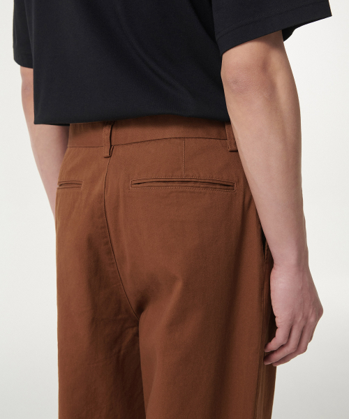 MUSINSA STANDARD（ムシンサスタンダード）の「ツーピンタックワイドチノパンツ [ブリックオレンジ]（その他パンツ・メンズ・その他・26/27/28/29/30/31/32/33/34/36/38/40/42）」の6枚目の写真