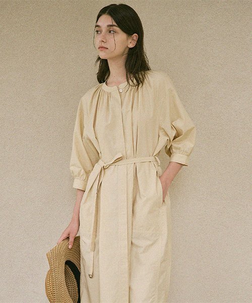 LINGSEOUL(リングソウル)の「voluminous shirring dress-beige(ワンピース・レディース・その他・FREE)」の2枚目の写真
