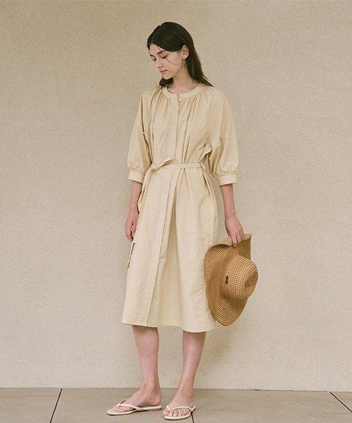 LINGSEOUL(リングソウル)の「voluminous shirring dress-beige(ワンピース・レディース・その他・FREE)」の3枚目の写真