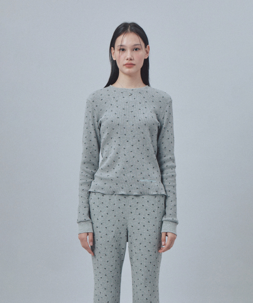 Rest&Recreation(レストアンドレクリエーション)の「LOGO PATTERN WAFFLE TOP - GREY(Tシャツ/カットソー・レディース・その他・ONE)」の3枚目の写真