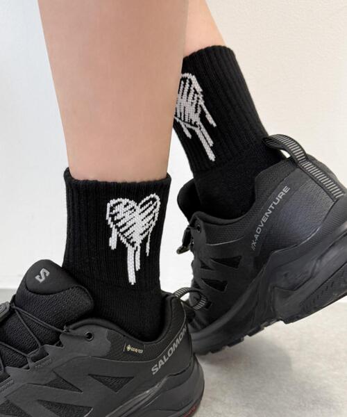 WEGO（ウィゴー）の「WEGO/手書き風ハートハイアンクルソックス（ソックス/靴下・メンズ・ホワイト/ブラック・25-27CM）」の2枚目の写真