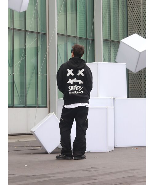 MASSNOUN(マスノウン)の「スマイルオーバーサイズヘビーフードパーカー MWZHD001-BK(パーカー・レディース・その他・LARGE/MEDIUM)」の20枚目の写真