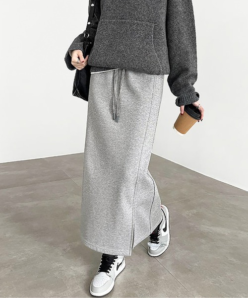 AMAJI(アマジ)の「サイドスリットロングスウェットスカート(スカート・レディース・ダークグレー/ライトグレー・SMALL/MEDIUM/LARGE/X-LARGE)」の2枚目の写真