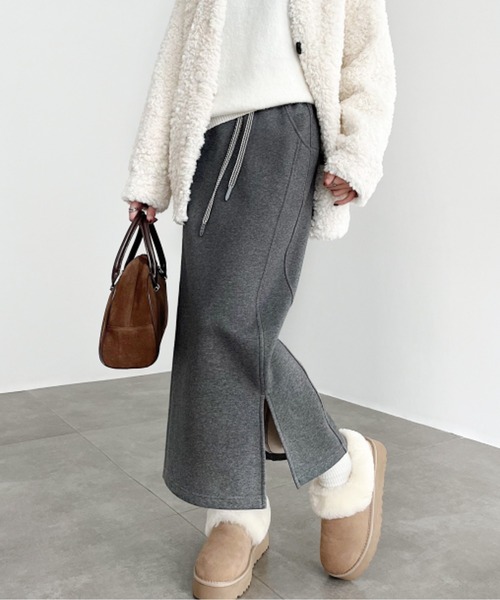 AMAJI(アマジ)の「サイドスリットロングスウェットスカート(スカート・レディース・ダークグレー/ライトグレー・SMALL/MEDIUM/LARGE/X-LARGE)」の13枚目の写真