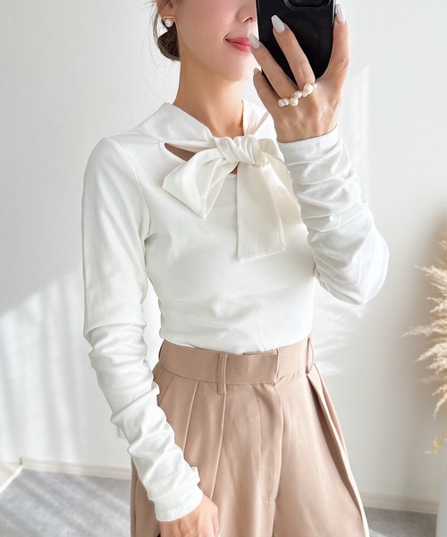 &. NOSTALGIA(アンドドットノスタルジア)の「【ZOZO限定】カットリボンプルオーバー(Tシャツ/カットソー・レディース・ホワイト/ブラック・M)」の2枚目の写真