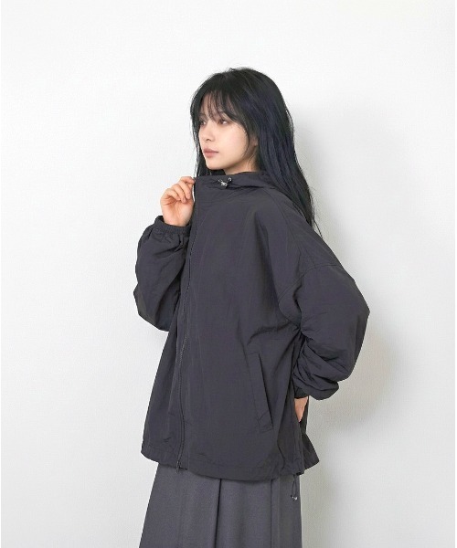 illumine(イルミネ)の「ユニセックスオーバーサイズフドーブルゾン(ブルゾン・レディース・ブルー系その他/ブラック/グレー/ホワイト・FREE)」の2枚目の写真